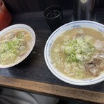 長浜一番 - 料理写真:ラーメン680円、大盛ラーメン730円
