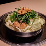 もつ鍋 一慶 春吉本店 - 炙りもつ鍋