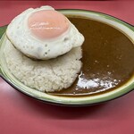 シュクリア - ハンバーグ目玉焼きカレー