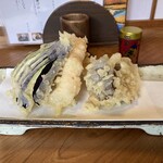 そばの実 - 天ぷら五種＠１２５０円