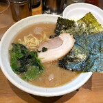 横浜家系ラーメン 満月家 - 料理写真: