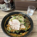 味噌屋 八郎商店 - 辛味噌ラーメン　中辛