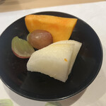 うを徳 - 栃木産梨（かおり）、信州産ぶどう（バイオレット）鳥取産柿（輝太郎）