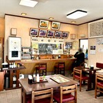 とんかつ杉 - 店舗1階内観（2階にも座席があるようです）