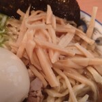 ケンチャンラーメン - 細切りのメンマ