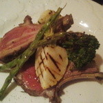 エミリア - 羊の炭火焼き