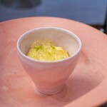 プレゼンテ スギ - 2025.10 フォアグラと畑の香り（アールグレイに漬け込んだフォアグラのテリーヌ、人参エスプーマ、ローズゼラニウムとレモングラスのハーブティーゼリー、自家製榧オイル）