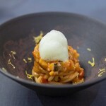 プレゼンテ スギ - 2025.10 本日のパスタ（カポナータ、アメリカザリガニ、ピーマンの泡、レモンの皮、キタッラ）