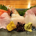 酒肴旬 三ッ石 - 刺身の盛り合わせ（1200円）
