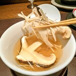 アカ - 岩手県産松茸のハモン・セラーノスープ