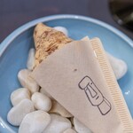 プレゼンテ スギ - 2025.10 楽しみな給食（いすみ産の黄な粉を塗した焼き立てクロワッサン）