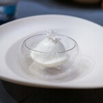 プレゼンテ スギ - 2025.10 エアーアイス（ヤマドリタケモドキのエアーアイス、八千代牛乳のヨーグルト、ペンタスの花）