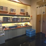 本格手打うどん おか泉 - 店内お土産コーナー(･ω･｀*)