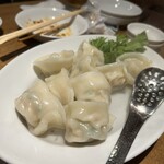 水餃子と胡椒シュウマイの二兎 東比恵 - 