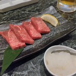 焼肉 百福食堂 - 厚切り牛タン　税込み1100円