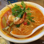 タイ国屋台食堂 ソイナナ - トムヤンクンラーメン（中華麺）