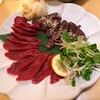 地酒と飯 かど福 - 料理写真:馬の刺身とレバー刺し