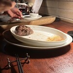 カルネジーオ イースト - 