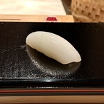 すし 良月 - 神経締めスミイカのにぎり