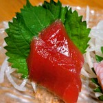 日本酒と個室居酒屋 農家の慶 - 本まぐろ二種盛り食べ比べの赤身