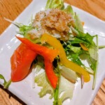 日本酒と個室居酒屋 農家の慶 - ズワイ蟹たっぷりサラダ