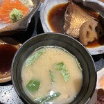 旬菜 さかなと酒 匠海 隠れ家 - 味噌汁