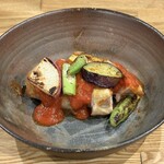旬の薫り mizoe - 県産鶏のオープン焼き　モッツァレラチーズとトマトソース　1600円のハーフ