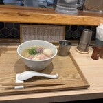 鴨出汁中華そば かわな - 鴨と貝の中華そば塩 味玉トッピング