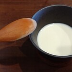 麺屋 おざわ - サービスの杏仁豆腐