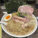 塩生姜らー麺専門店 MANNISH - 