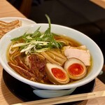 笠岡らーめん TAKETONBO - 全体的にビジュアルも味も好みでした