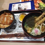 資さんうどん - 料理写真:
