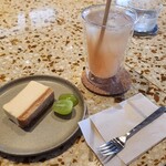 NAGASAWA COFFEE - アップルジュースとチーズケーキ