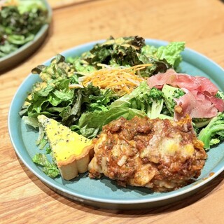 エムズマーケット デリカテッセン&ダイナー_1