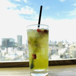 神楽坂 茶寮 - 煎茶フルーツソーダ　935円