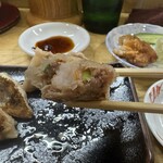 餃子飯店 - 海老餃子、エビが1匹ゴロッ
