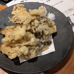 魚沼釜蔵 - きのこ天ぷら　¥890 税抜