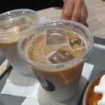 プロント - アイスカフェラテ