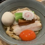 だしと麺 遊泳 - 油そば味玉スープ