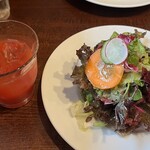 ピッツェリア ファッブリカ 1090 - ランチセットの　ブラッドオレンジ、サラダ