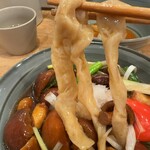 だしと麺 遊泳 - 麺リフト