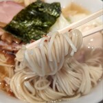 支那ソバ 小むろ - 低加水の麺