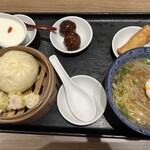 551蓬莱 梅田阪神バル横丁店 - 