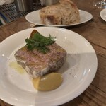 マルカン - パテドカンパーニュと自家製パン