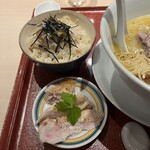 麦と麺助 - 