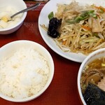 錦華楼 - 中華B定食(野菜炒め、醤油ラーメン) 