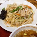 錦華楼 - 中華B定食(野菜炒め、醤油ラーメン) 