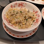 赤坂璃宮 - 鯖の炒飯。パラパラ炒飯と、鯖って炒飯にするとこんなに美味しんだと思わせるもの。