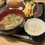 わ楽 - お味噌汁、タルタルソースなど