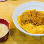 とんかつ檍のカレー屋 いっぺこっぺ 新橋店 - ロースかつ丼1,300円